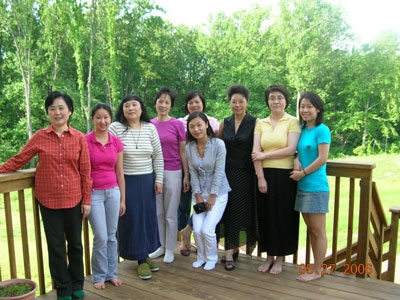 湖南农业大学北美校友会2006年年会暨77级毕业25周年纪念大会部分女士合影