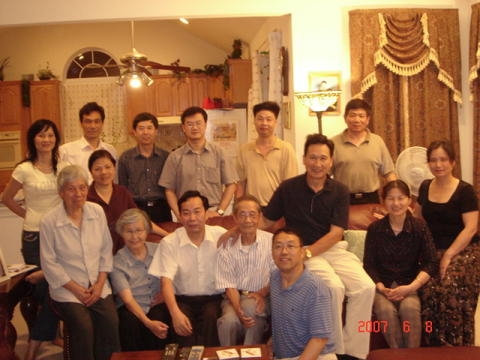 代表团在Green Brook, New Jersey与当地校友欢聚 (June 8, 2007)